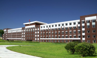 榆树市先锋乡第一中学校