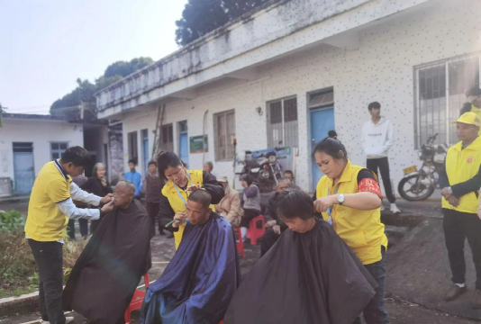 阳春市春湾镇卫国小学山中间分校