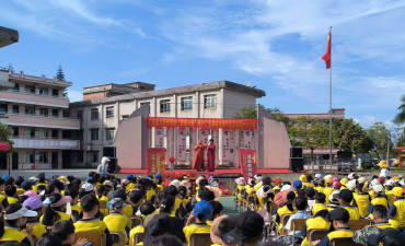 龙山镇浮良小学