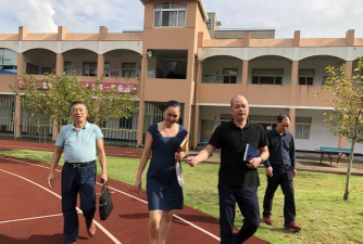 镇赉县沿江镇中学校