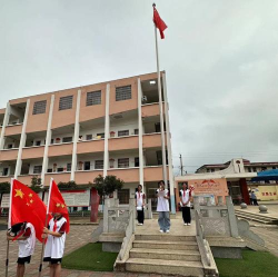 临川区展坪乡中心小学