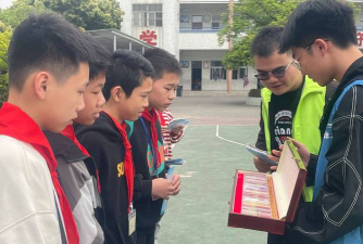 彩塘镇和平小学