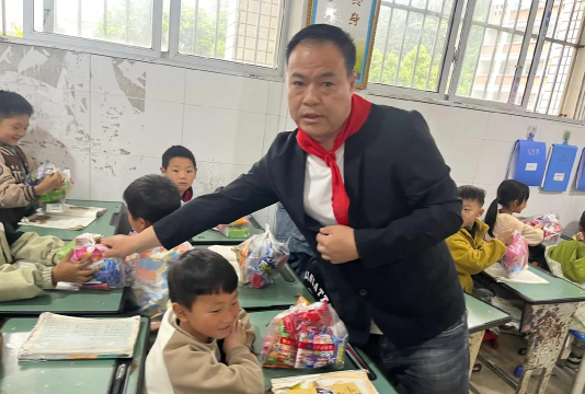 广安区代市镇梭罗小学校