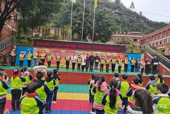 落卜镇中心小学