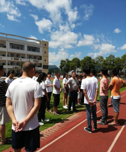 峡江县桐林乡中学