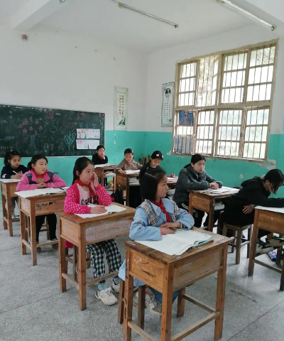 花荄红花村小学