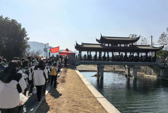 张巷白马初级中学