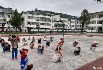 红岩镇小学