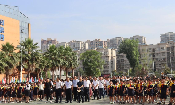 高坪区龙门镇第一小学