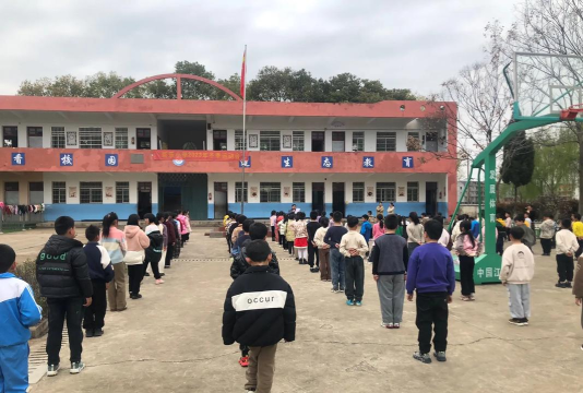 新龙县乐安中心小学