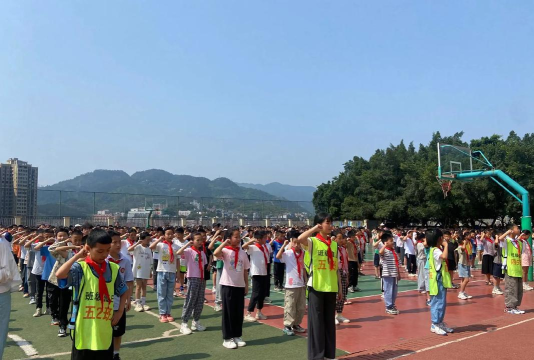 来宾市兴宾区古三小学