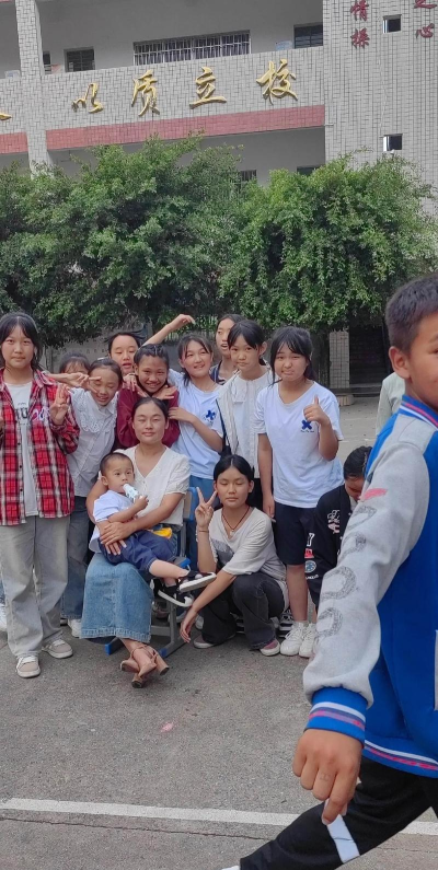 阆中市盘马乡仰家坪村小学