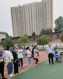 邓州市城区第二初级中学