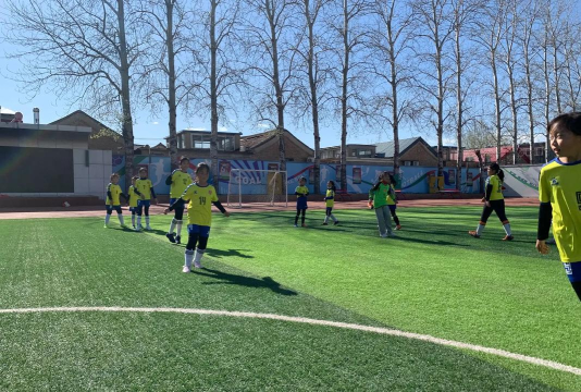 安定区内官营镇黑山中心小学