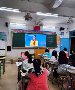 新兴县河头镇初级中学