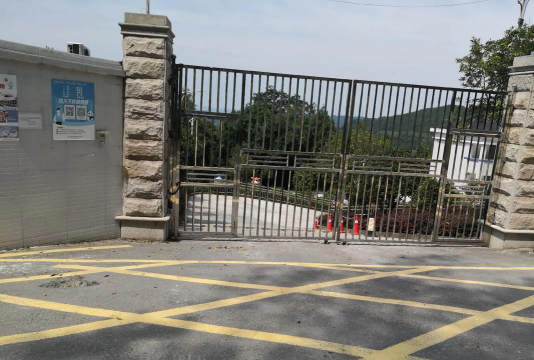 康县李坝中心小学