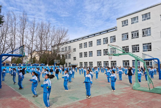 哈拉布拉克中心小学