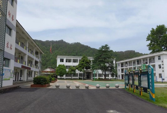 华坪县兴泉镇长春校