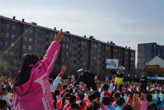 内蒙古呼伦贝尔市根河市林业局第五小学