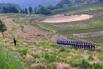 利川市长坪民族初级中学