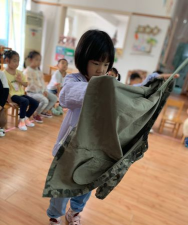 东风朝柴劳服幼儿园