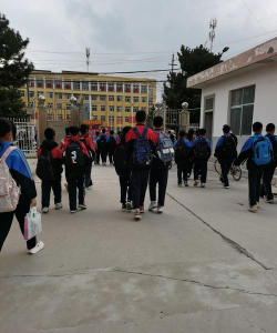 阿尕尔森乡中学