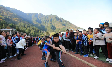 从江县刚边中学