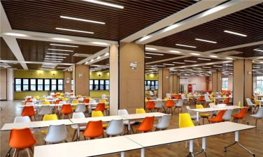 上海嘉定区世界外国语学校(九年一贯制)