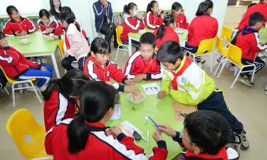 草潭镇第一小学