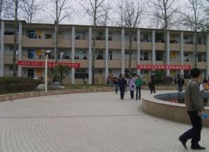 江油市大埝乡初级中学校