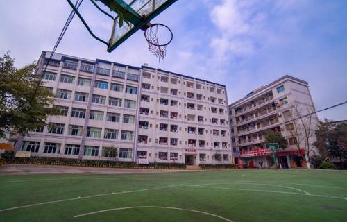 彝良县柳溪苗族乡中学