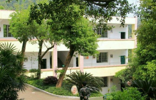 云南省个旧市第十一中学